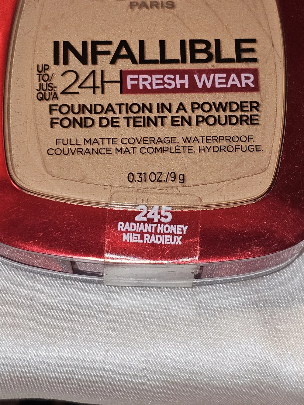 L'Oréal Infallible 24H Fresh Wear Powder Compact (INCLUDES 1 FOUNDATION)